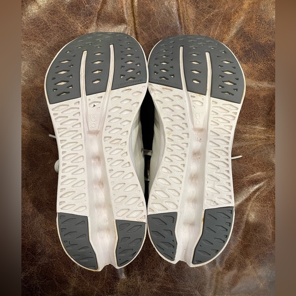 On Cloud OnRunning Cloud Surfer Women Size 9 White Running Gym Workout - Picture 4 of 8